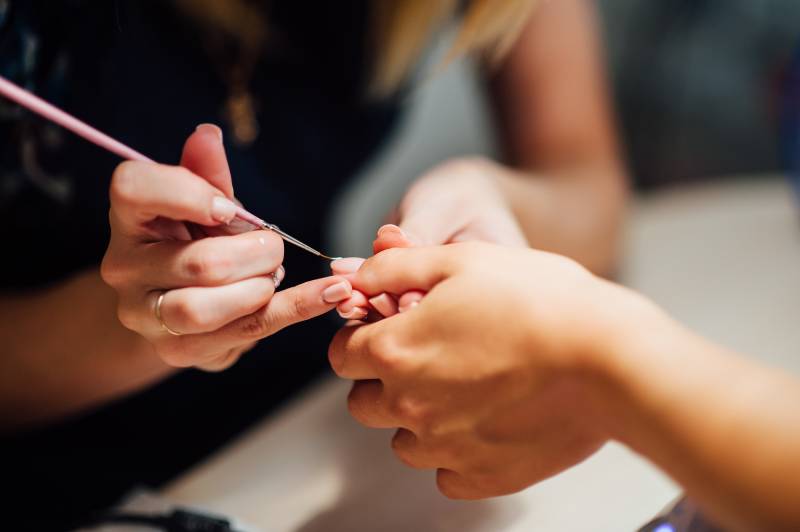 Manucure, pédicure et soins réparateurs pour de belles mains et de beaux pieds à Tomblaine près de Nancy