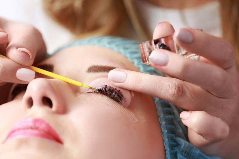 Rehaussement et teinture de cils pour un regard intense et naturel à Tomblaine chez Laseva Esthétique